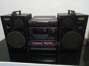 Aiwa Stereo System With Centrex Pioneer 3-Way Speakers - Full Combo