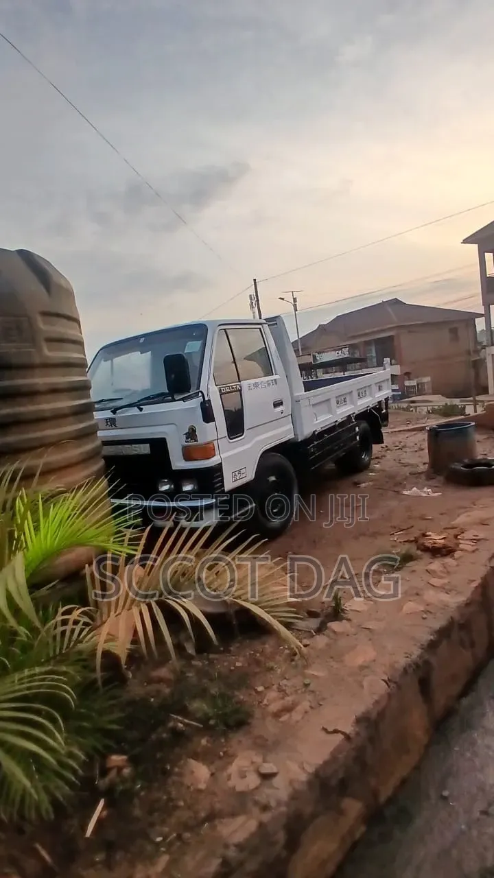 Daihatsu Delta 1999 White