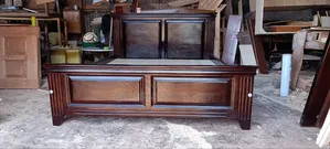 Bed 6ft*5ft