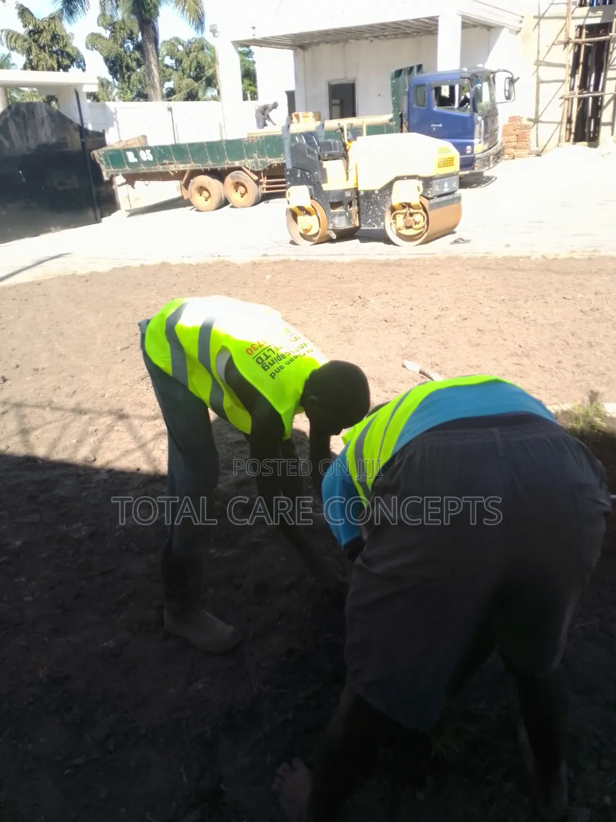 Elegant Gardening Services and Concepts for Your Compound