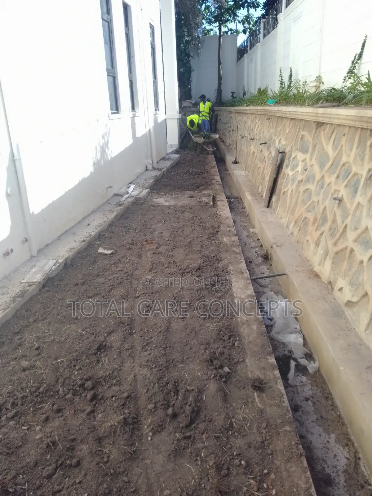 Elegant Gardening Services and Concepts for Your Compound