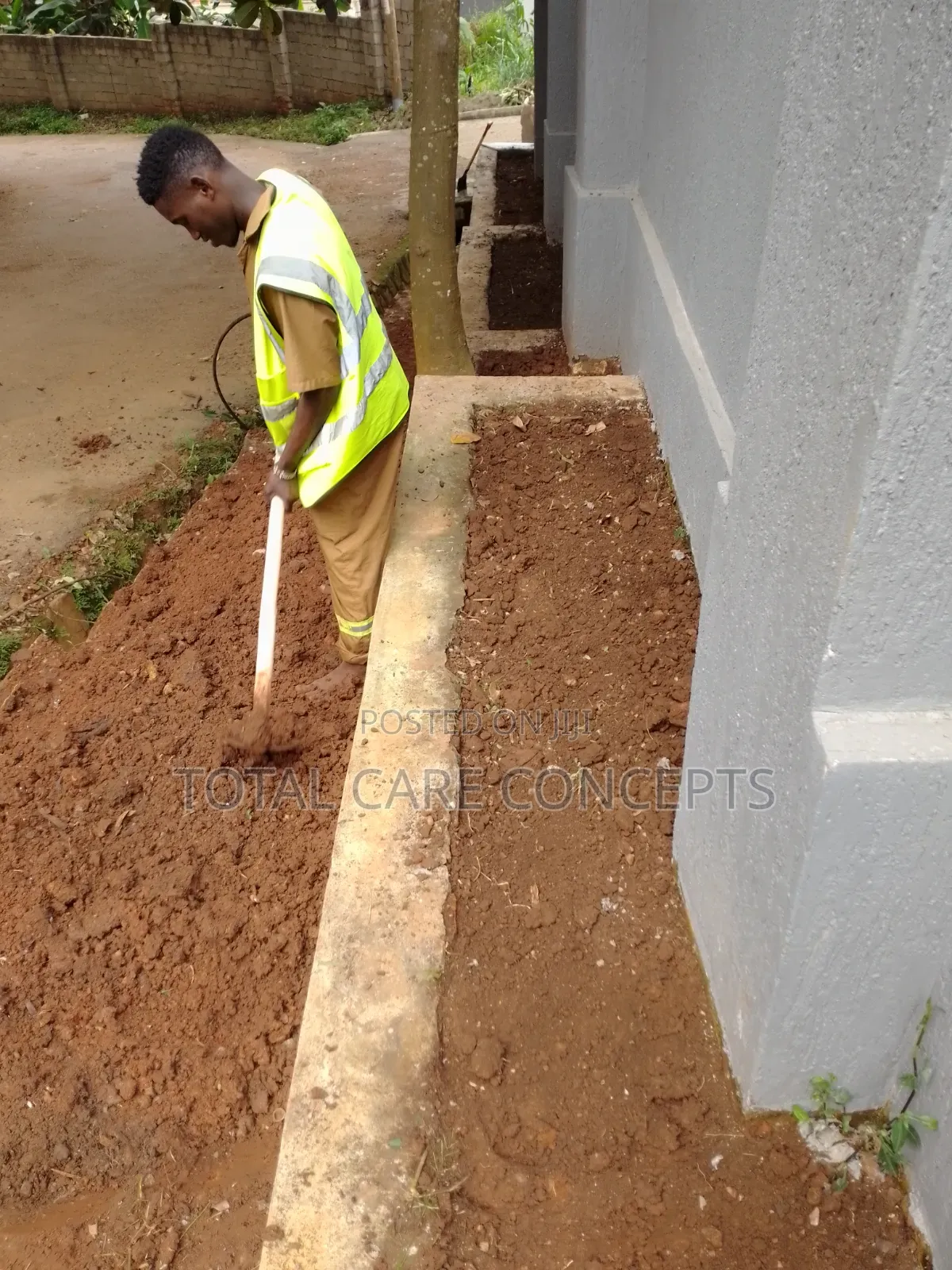 Elegant Gardening Services and Concepts for Your Compound