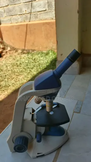 Microscope