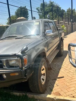 Toyota Hilux 1996 Gray