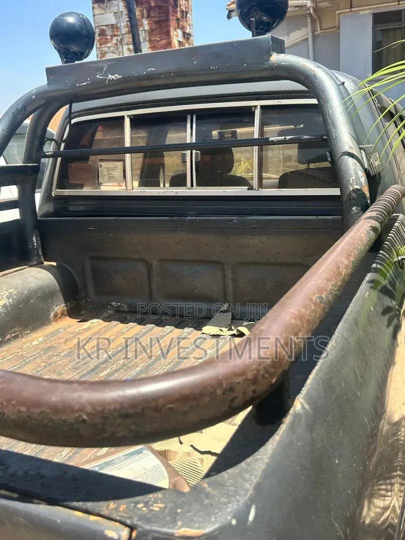 Toyota Hilux 1996 Gray