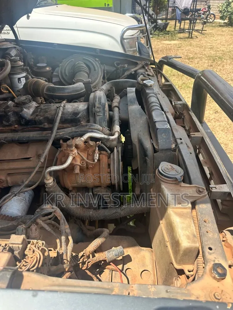 Toyota Hilux 1996 Gray