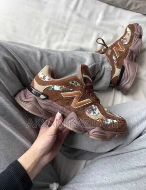 Ladies Sneakers