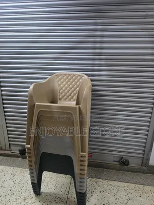 Upright Strong Plastic Chairs Plastic Chairs
