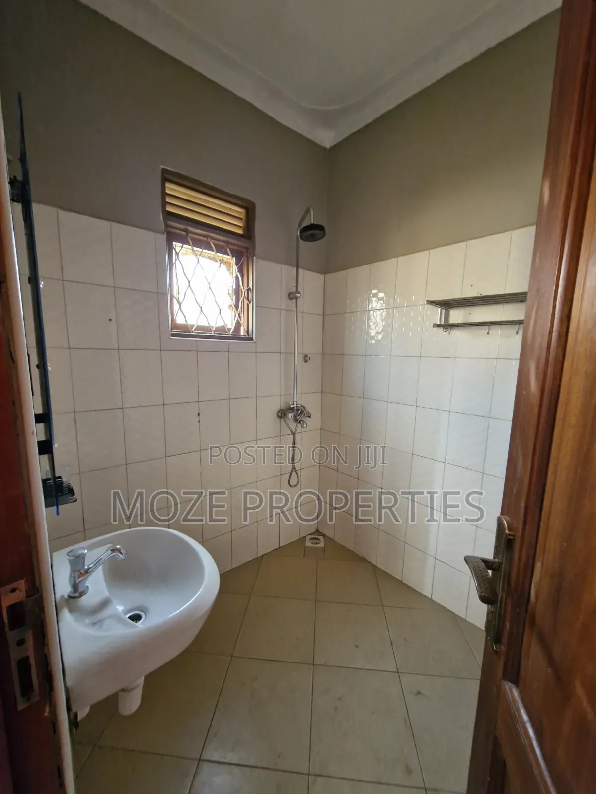4bdrm Bungalow in Namugongo, Central Division for rent