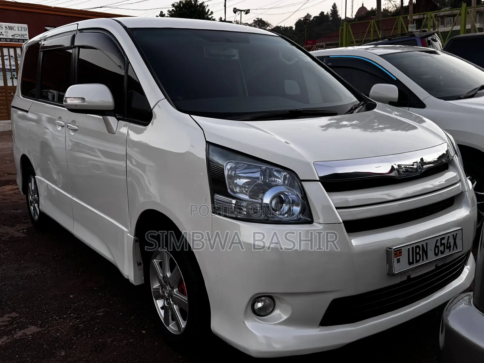 Toyota Noah 2010 White