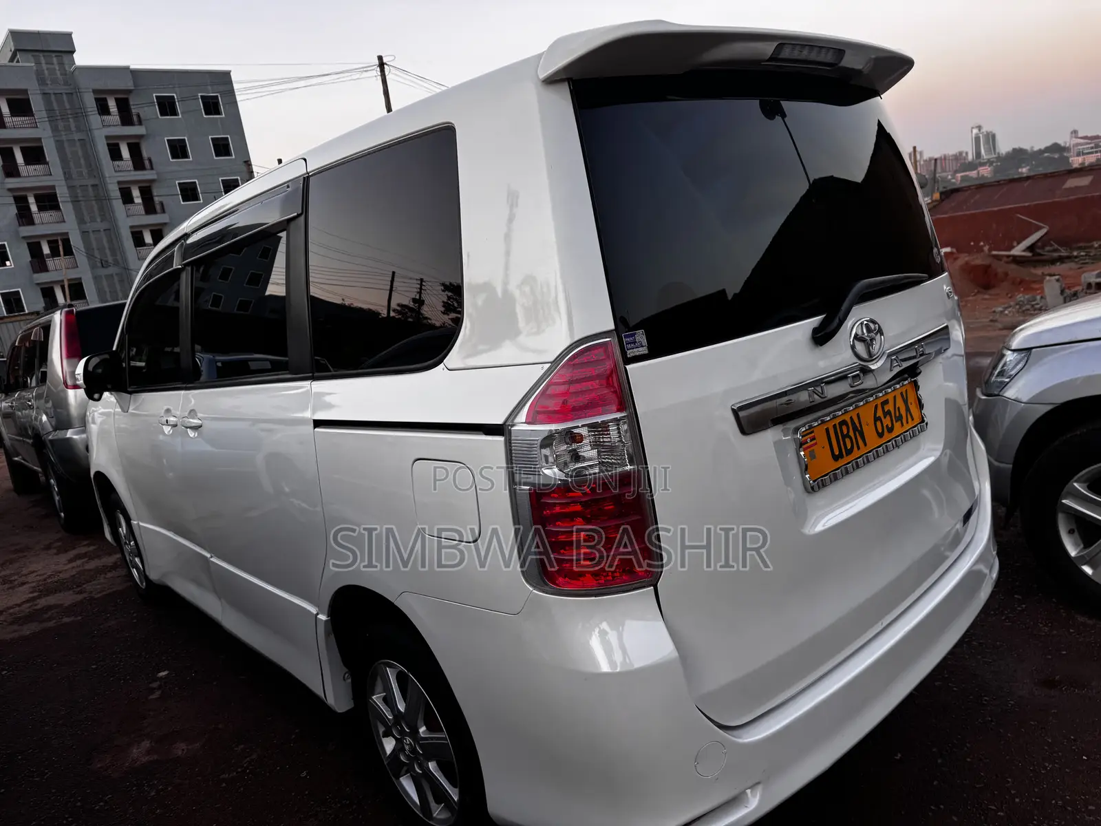 Toyota Noah 2010 White