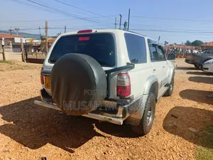 Toyota Hilux Surf 2.7 SSR 2004 White