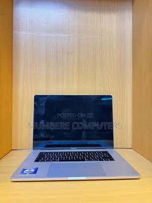 Laptop Apple MacBook Pro 2018 16GB Intel Core i7 SSD 128GB
