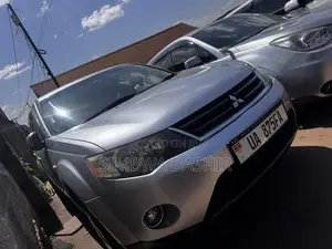 Mitsubishi Outlander 2012 Silver