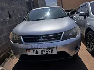 Mitsubishi Outlander 2012 Silver
