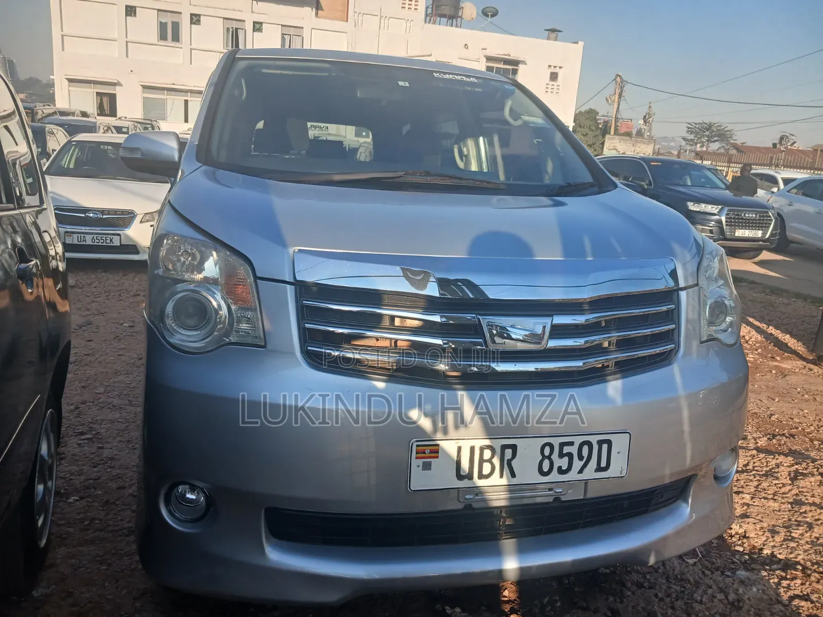 Toyota Noah 2010 Silver