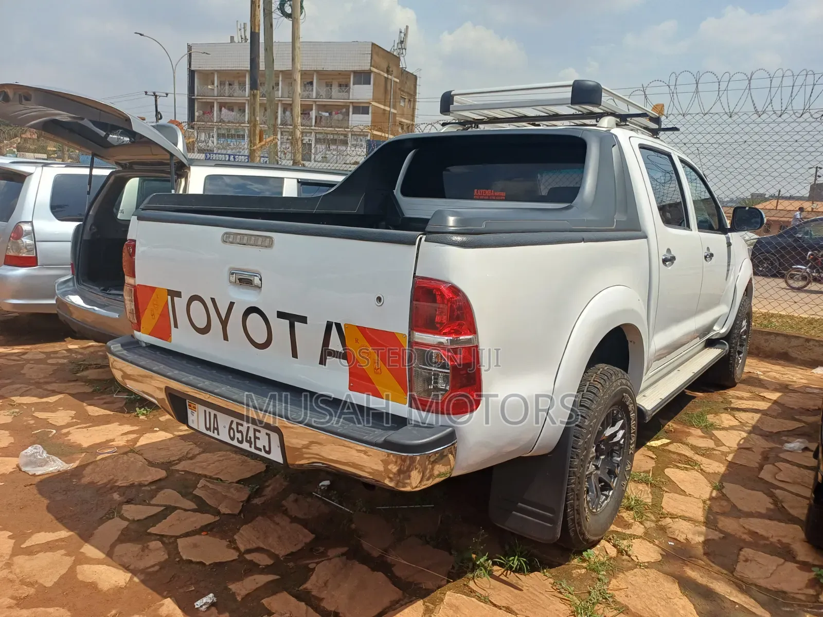 Toyota Hilux 3.0 D-4D 4x4 2013 White