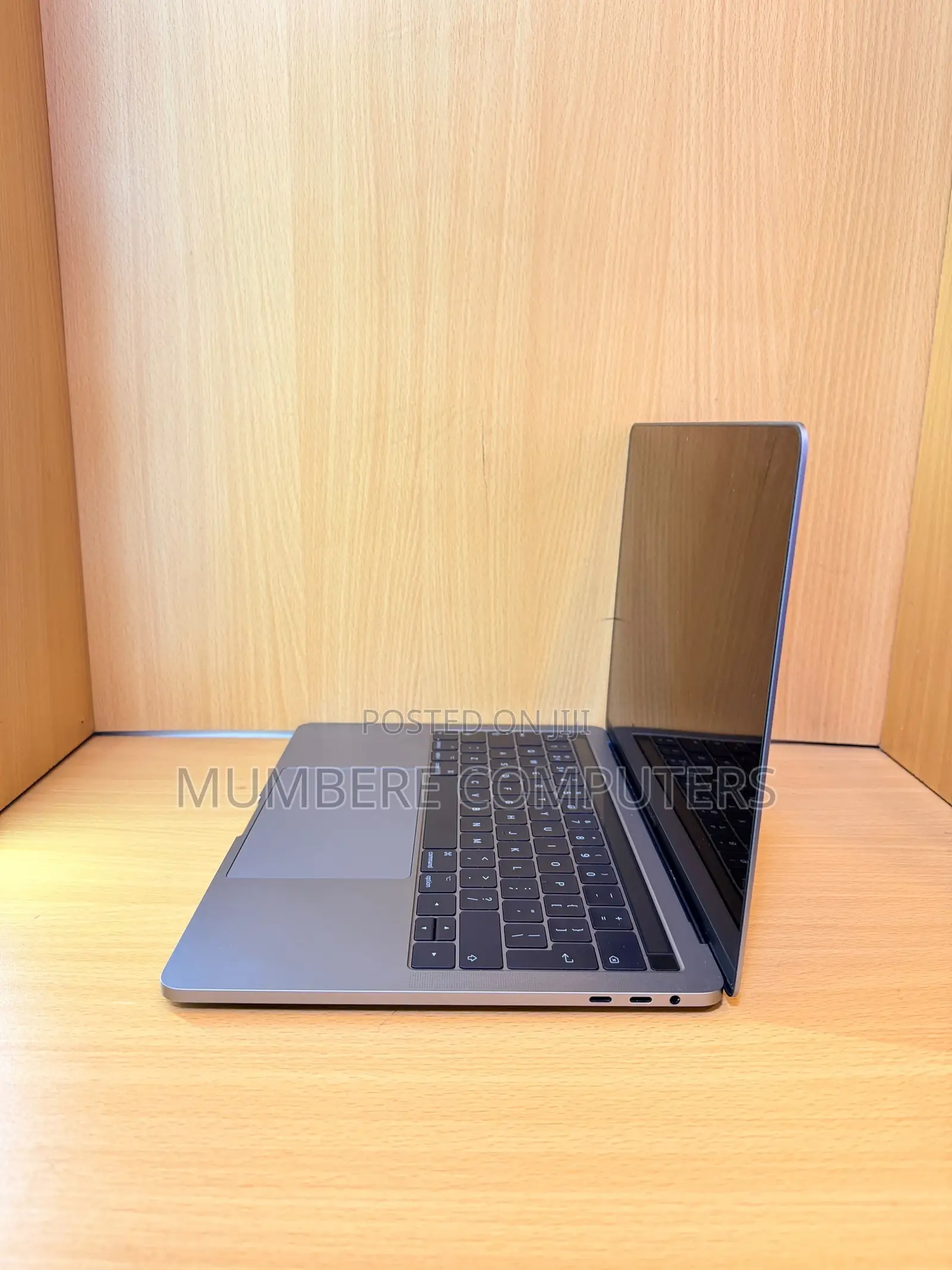 Laptop Apple MacBook Pro 2017 16GB Intel Core i7 SSD 256GB