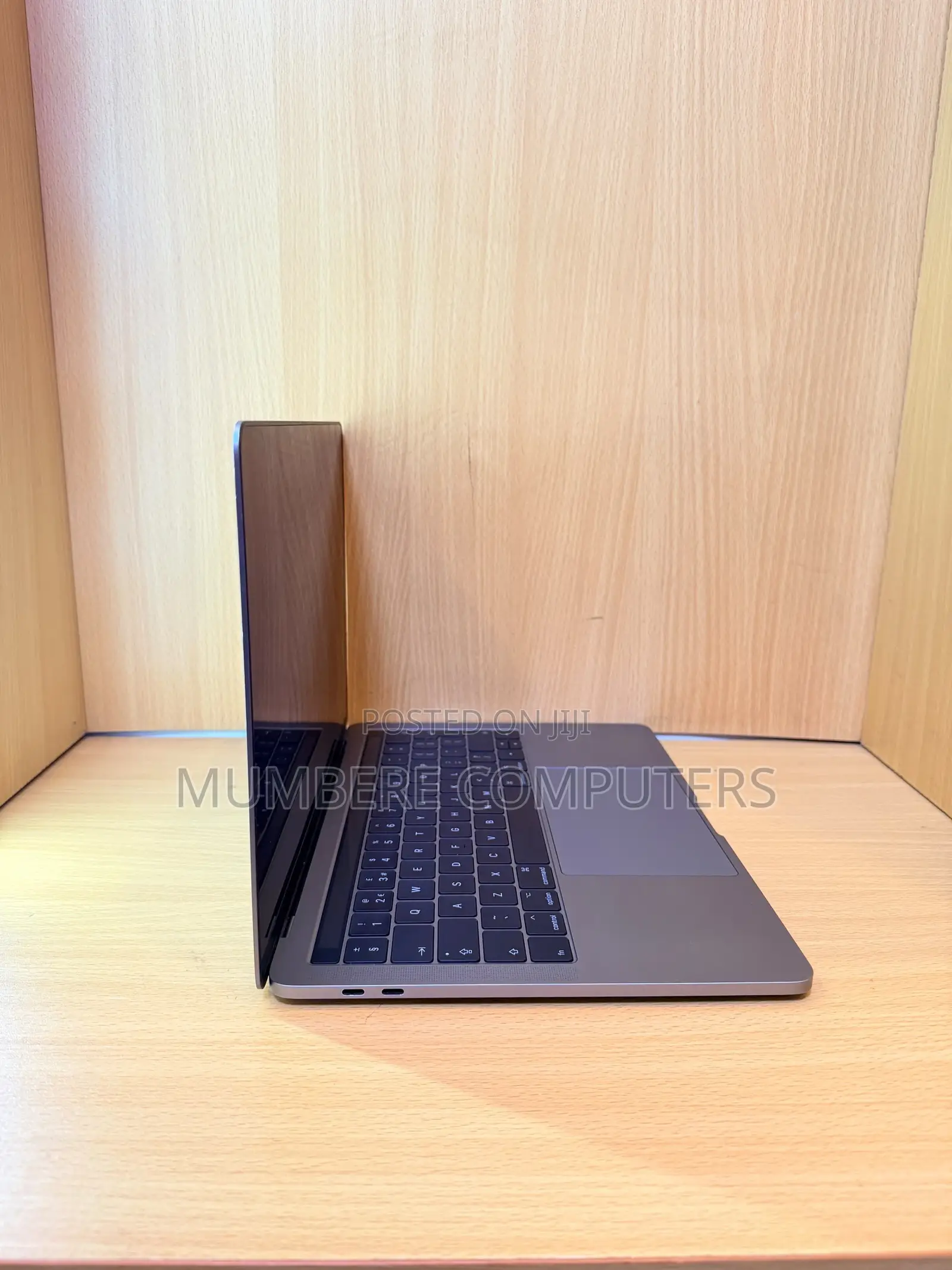 Laptop Apple MacBook Pro 2017 16GB Intel Core i7 SSD 256GB