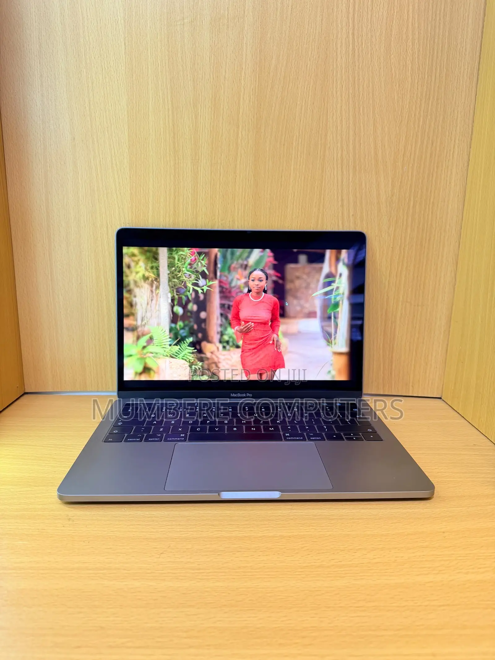 Laptop Apple MacBook Pro 2017 16GB Intel Core i7 SSD 256GB