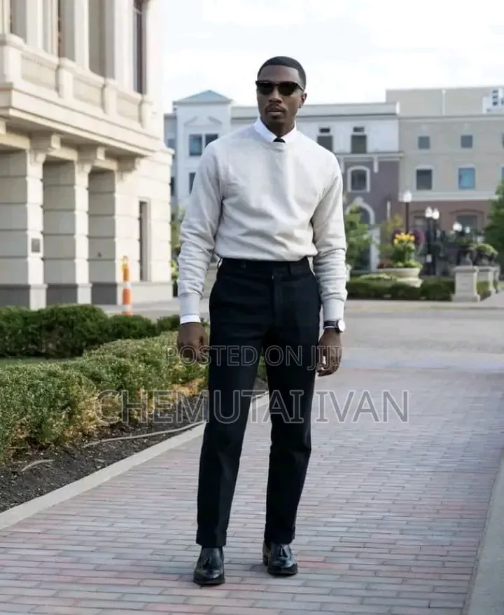 Gucci Office Long Sleeved Sweaters