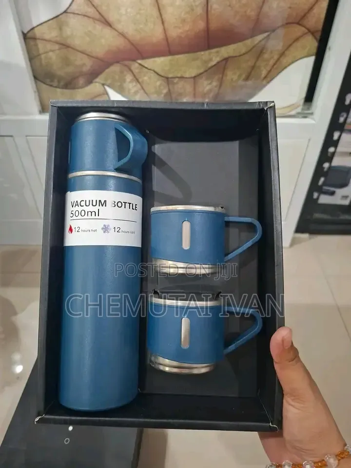 500ml Travel Vaccum Flask Set Hot. Or Colr I'm