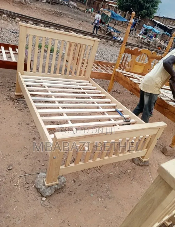 5by6 Wooden Bed in a Perfect State Readily Available for Delivery