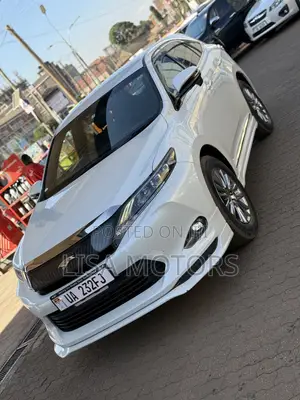 Toyota Harrier 2.0 2016 White
