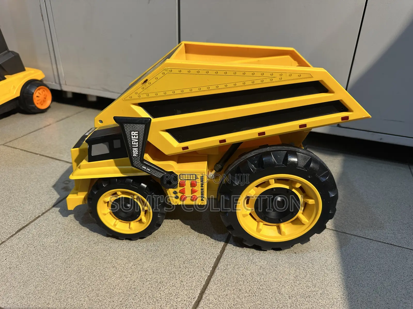 CAT Caterpillar Dump Truck Toy