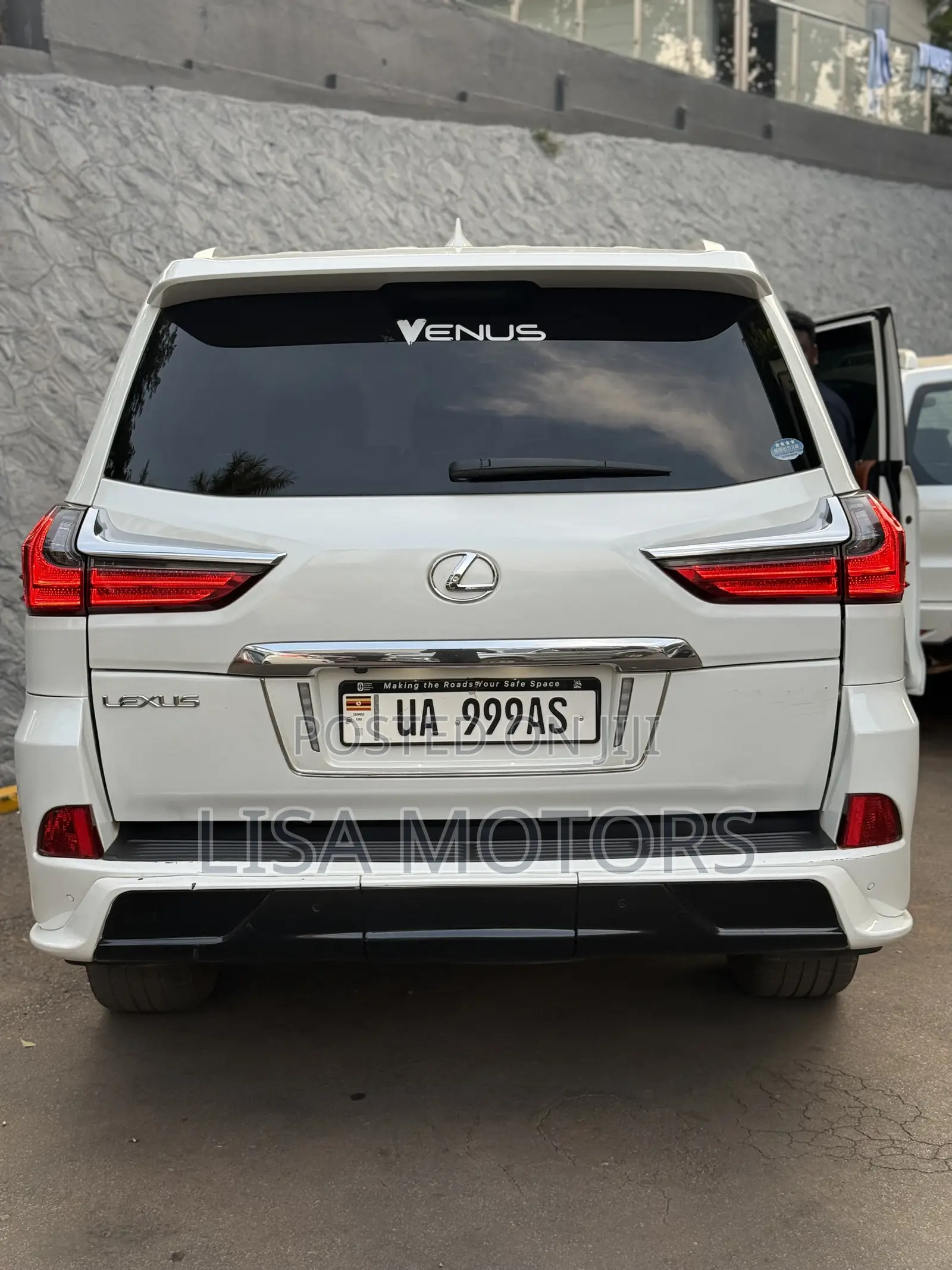 Lexus LX 570 AWD 2018 White