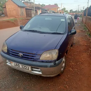 Toyota Raum 2000 Blue