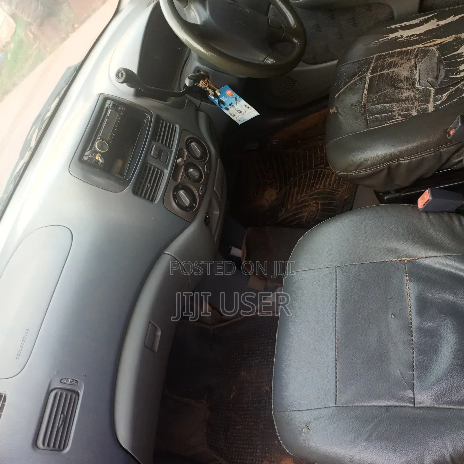 Toyota Raum 2000 Blue