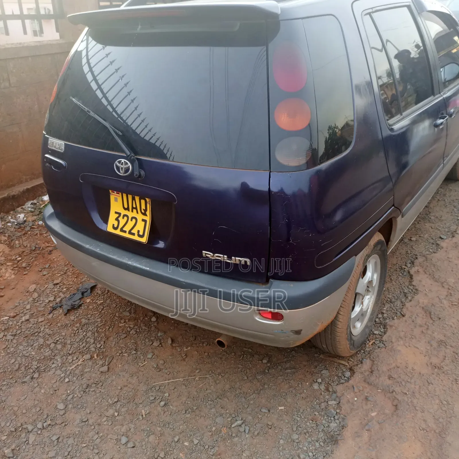 Toyota Raum 2000 Blue