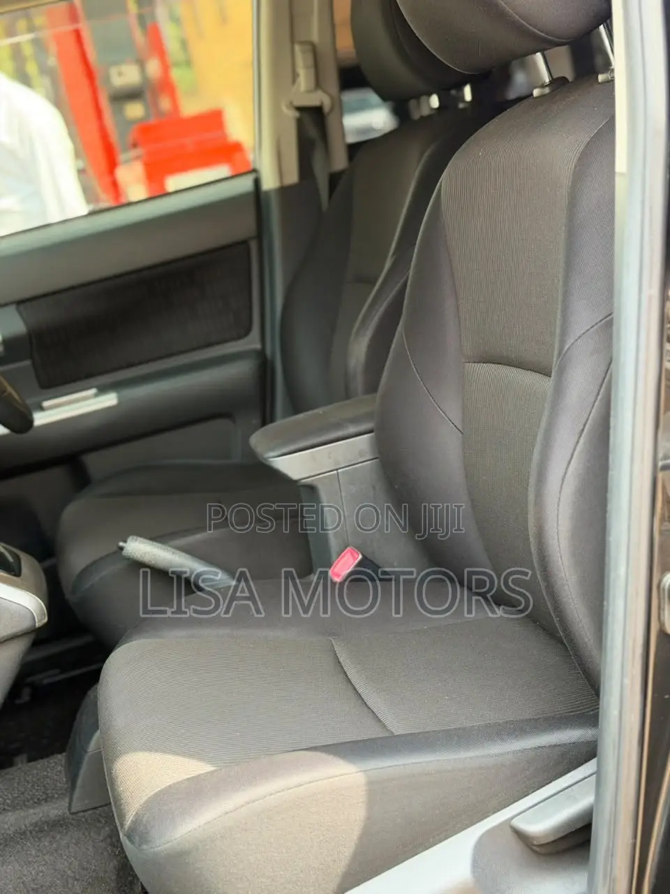 Toyota Corolla Rumion Hatchback 1.5 FWD 2011 Black