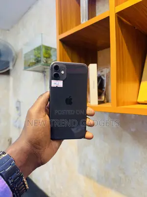Apple iPhone 11 64 GB Black