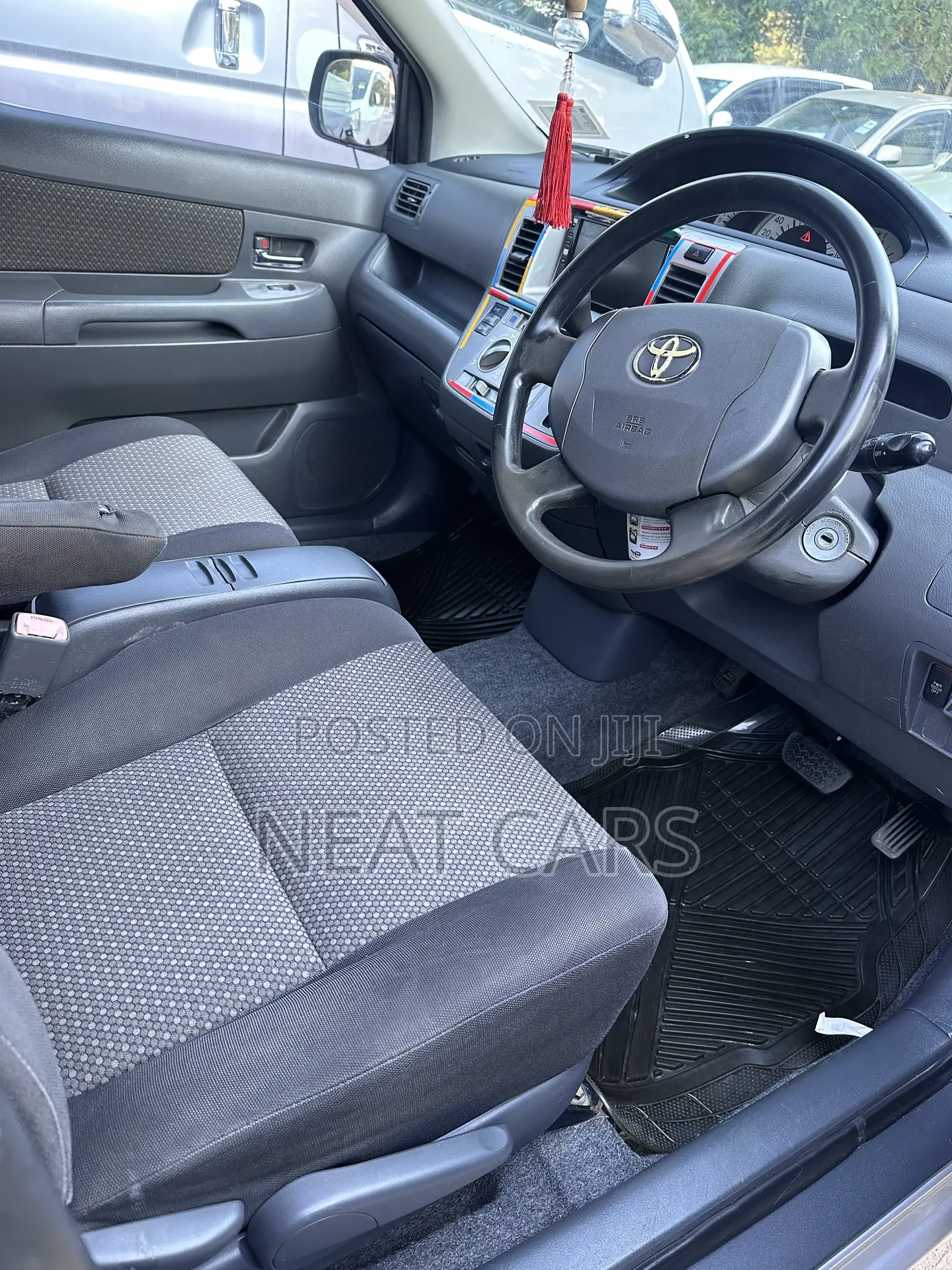 Toyota Raum 2008 Silver