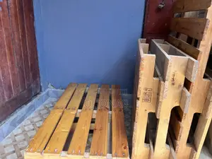 Pallets...........