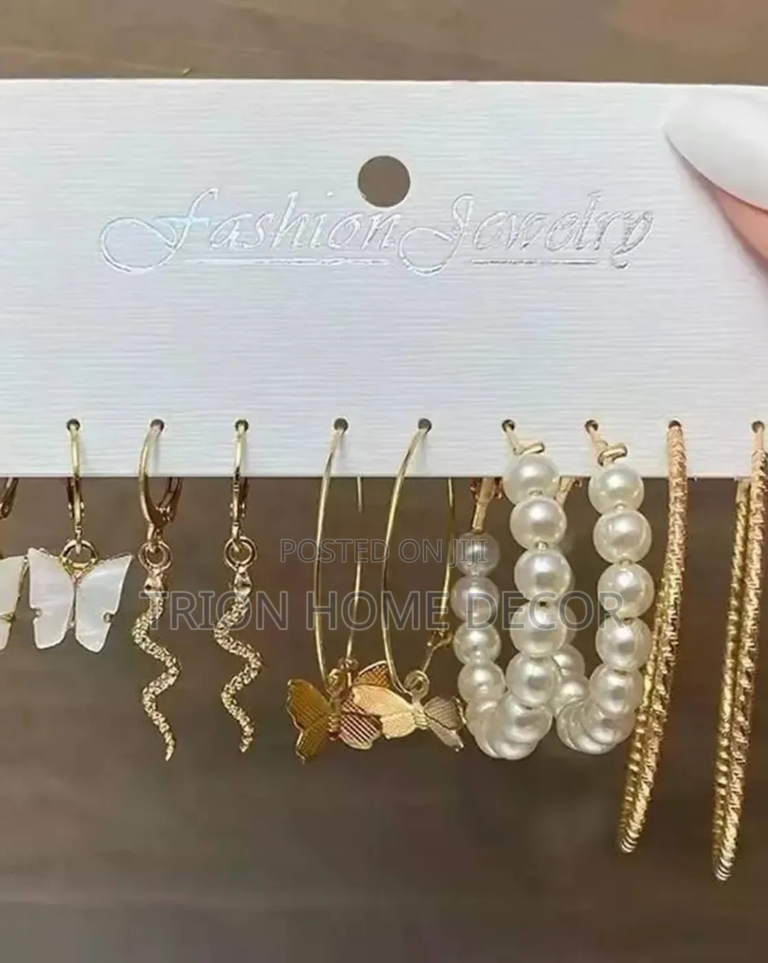 5 Pairs of Original Durable, Classic Ladies Earrings