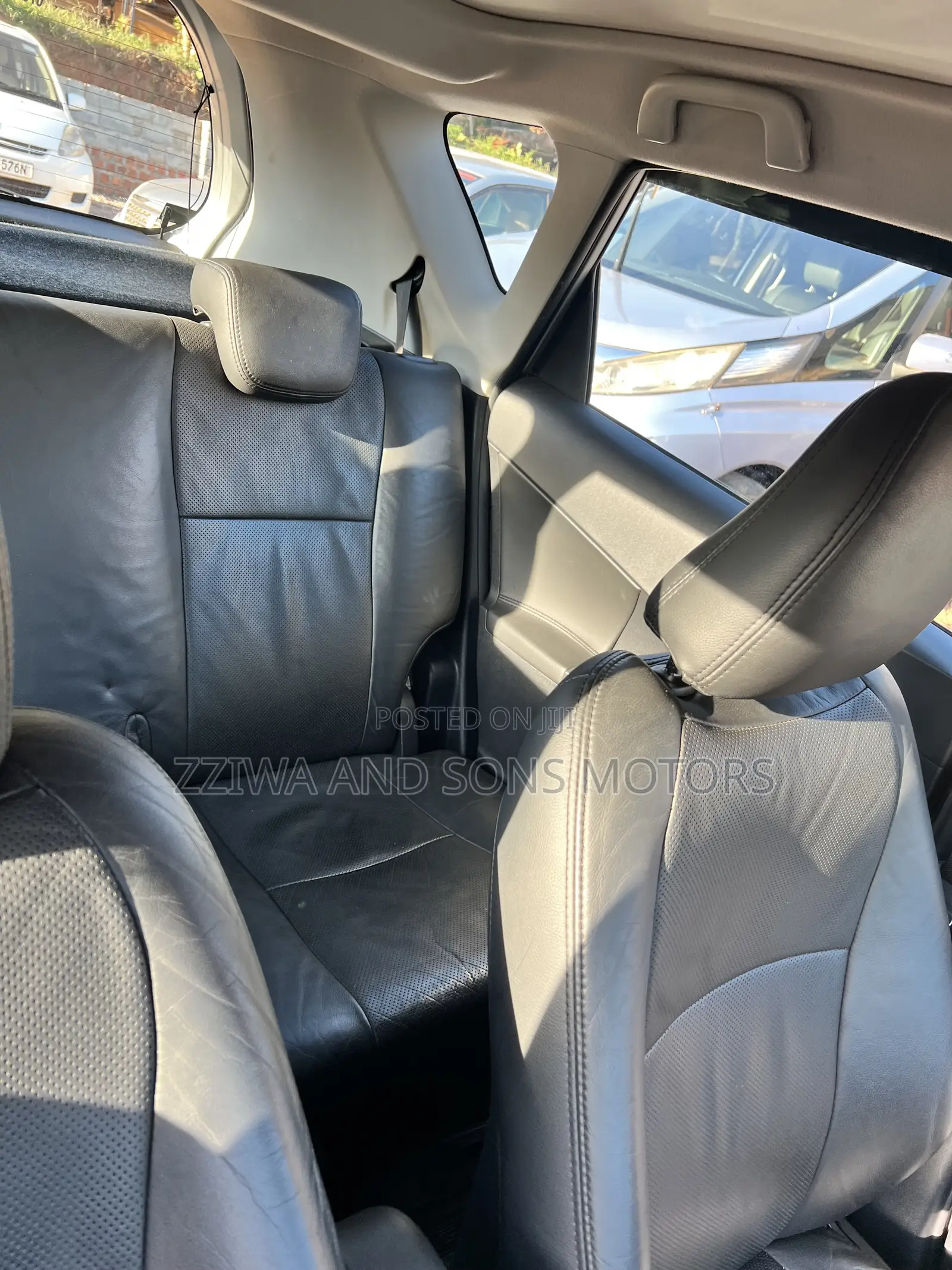 Toyota Ractis 1.5 AWD 2014 Silver