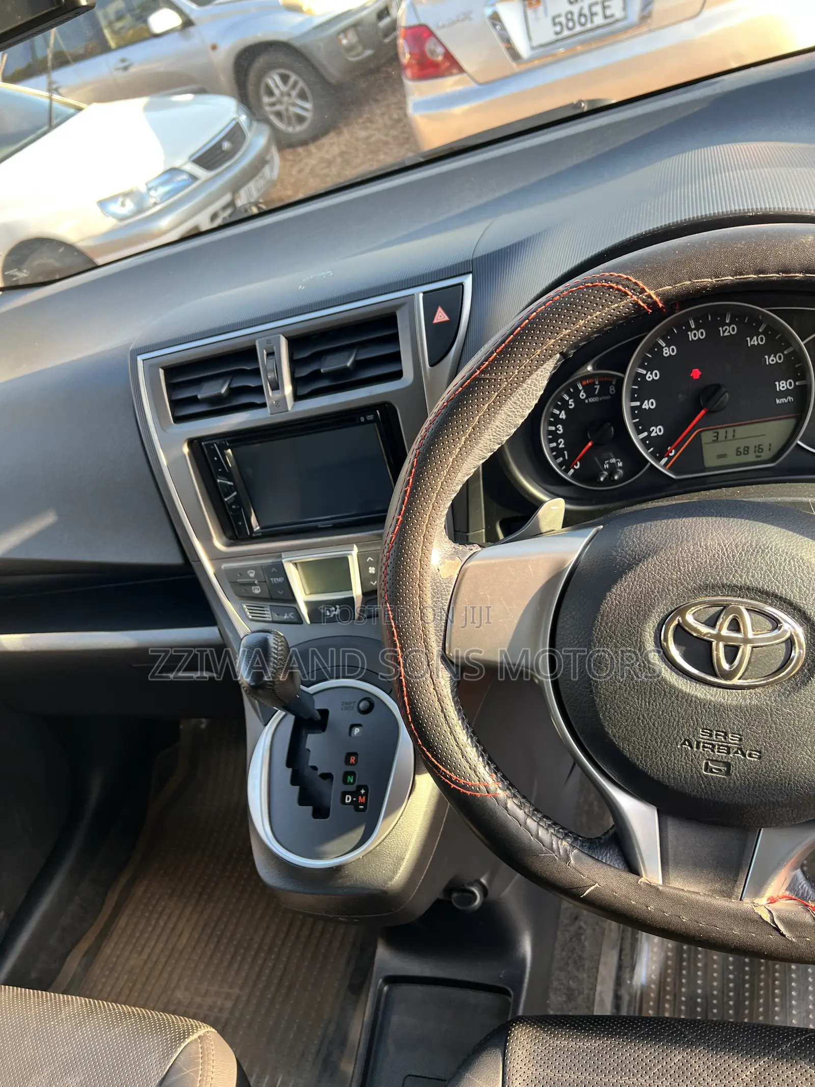 Toyota Ractis 1.5 AWD 2014 Silver