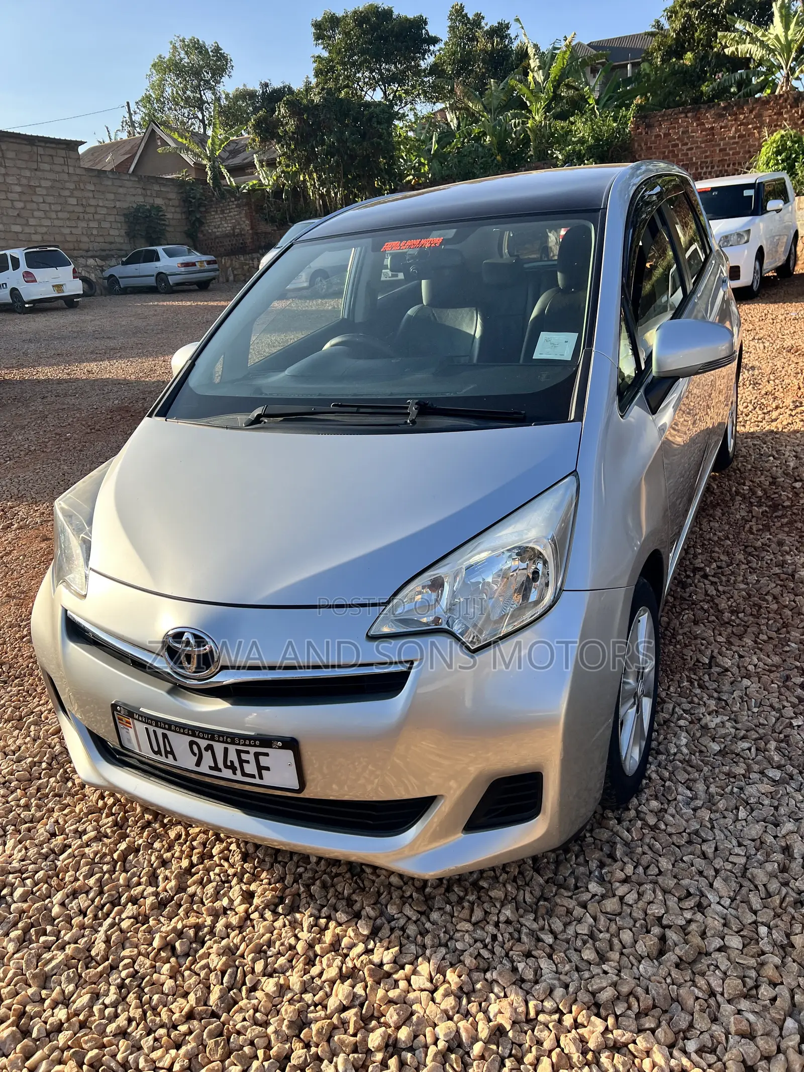Toyota Ractis 1.5 AWD 2014 Silver