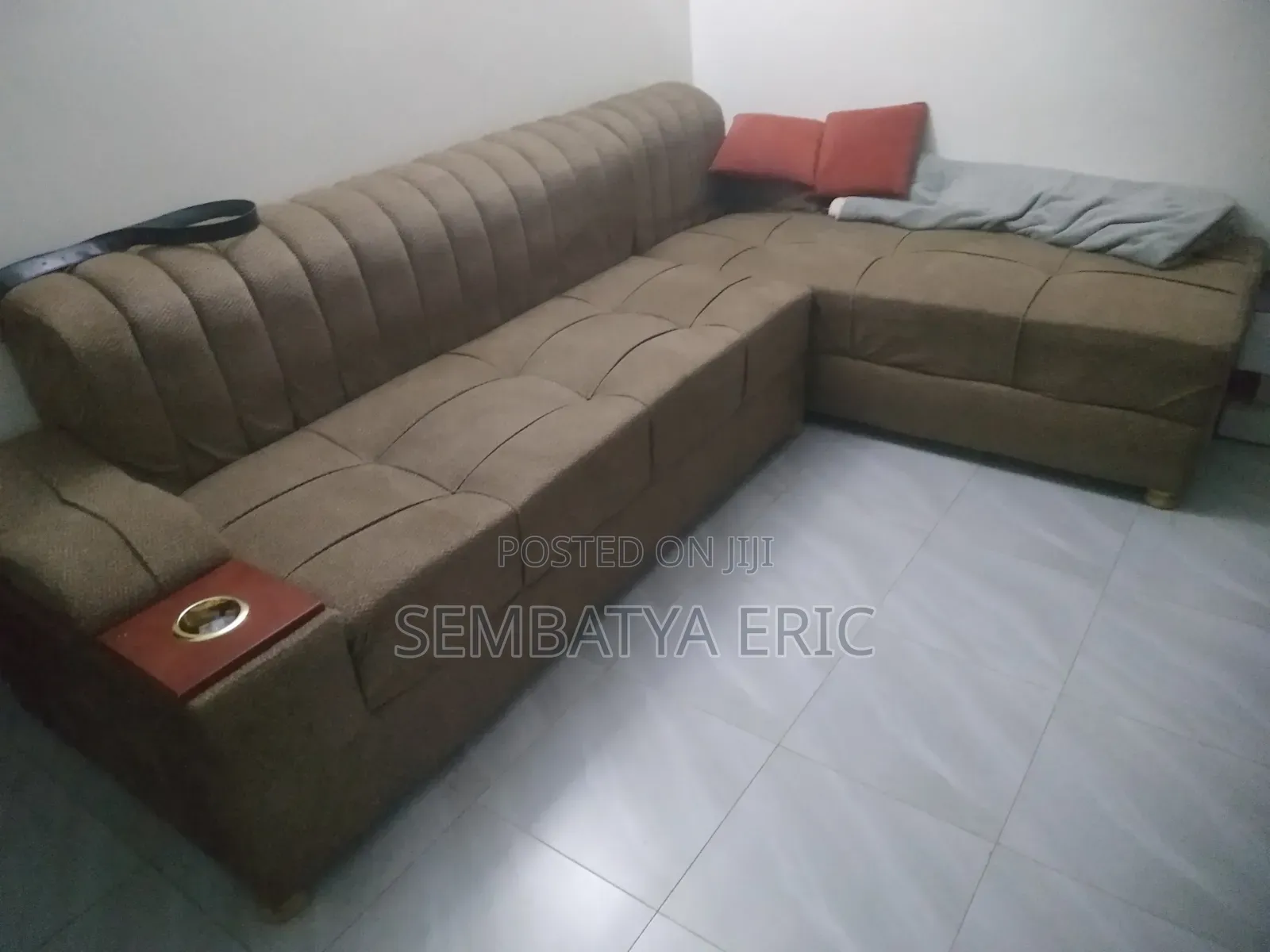 7 Seater L Sofa Good as New Used for 2 Months