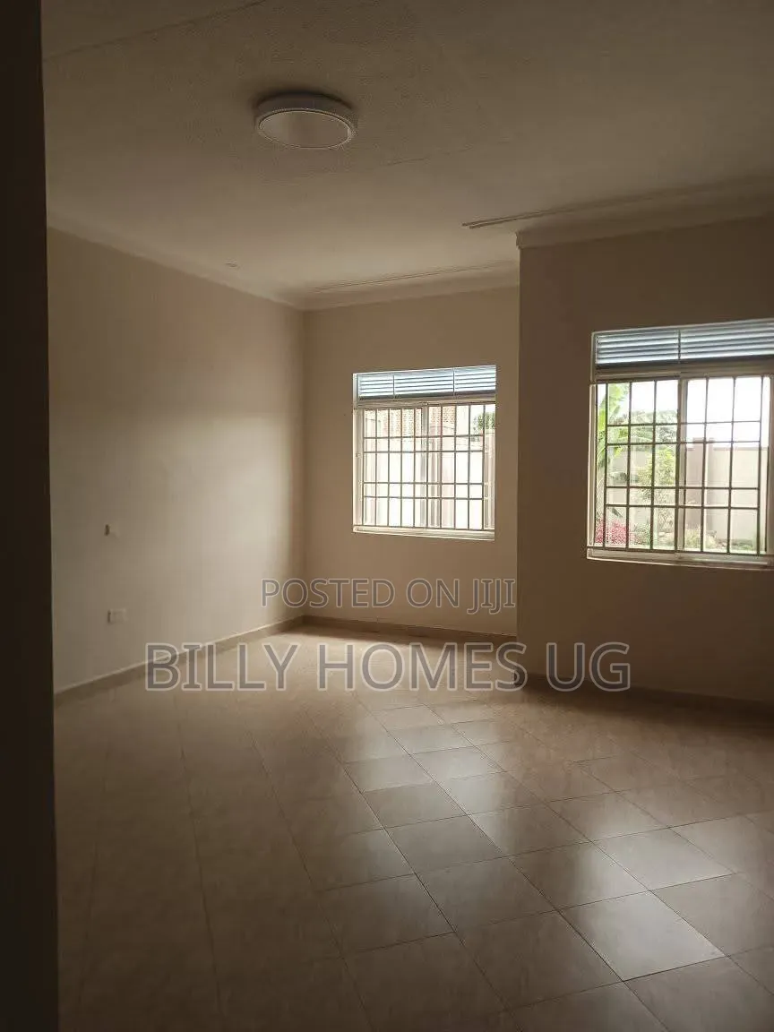 4bdrm House in Nangabo for sale