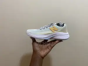 Shoesneakess