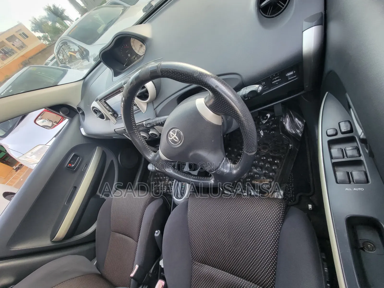 Toyota IST 2007 Red