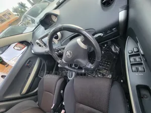 Toyota IST 2007 Red