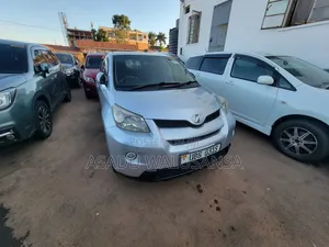 Toyota IST 2009 Silver