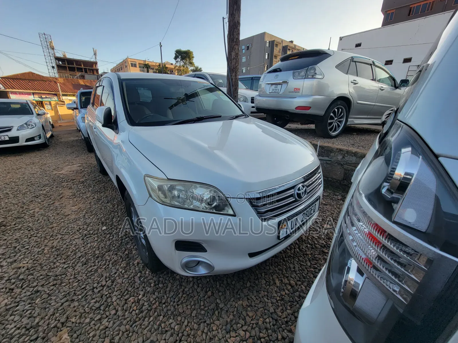 Toyota Vanguard 2011 White