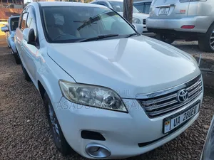 Toyota Vanguard 2011 White