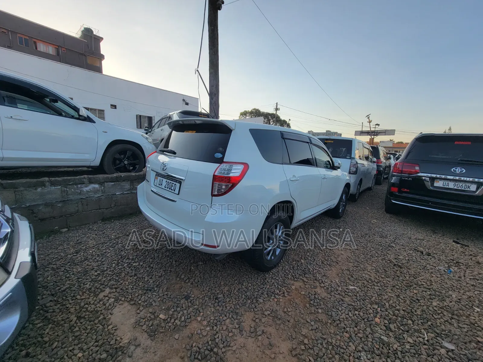 Toyota Vanguard 2011 White